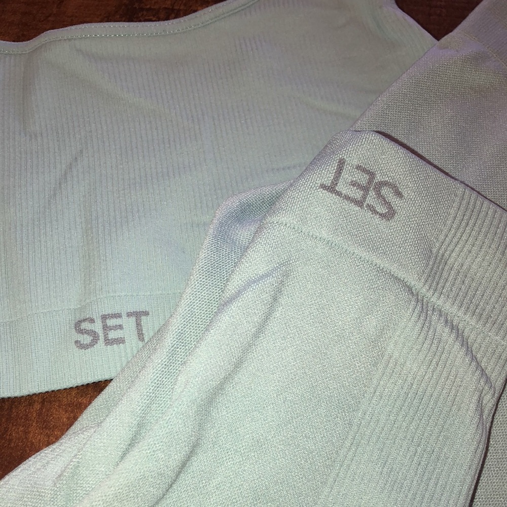 SET ACTIVE - matching set - Picture 2 of 3